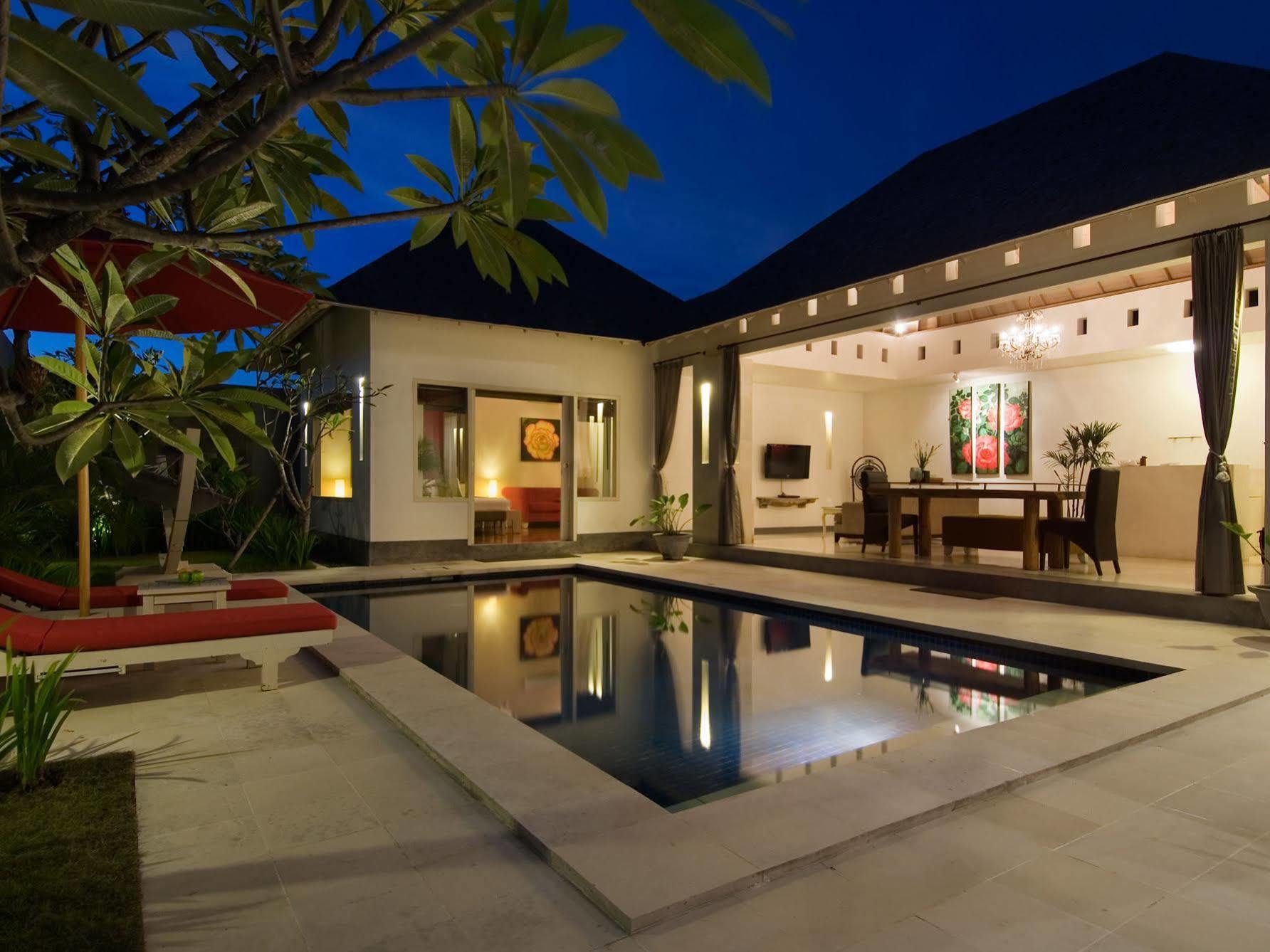 Kamuela Villas Seminyak Экстерьер фото